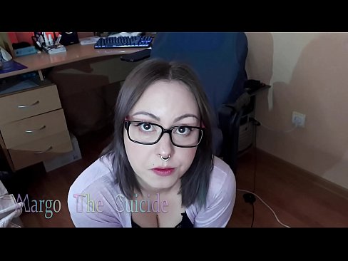 ❤️ Секси девојка со наочари длабоко го цица дилдото на камерата ☑ Ебате видео на mk.pornochaturbate.ru ❌❤
